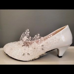 Closed Toe Lace Wedding Heels